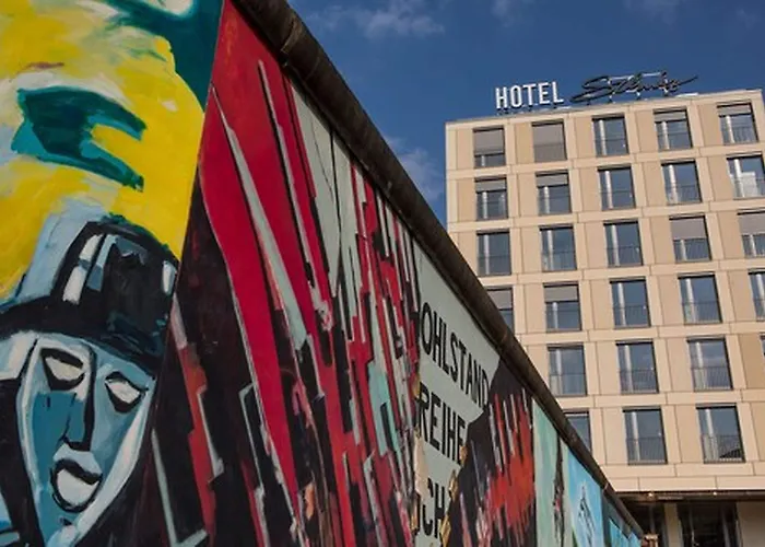 Schulz Wall At The East Side GalleryHotel Berlin